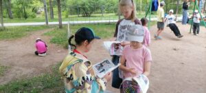 Read more about the article Книжная поляна «Литературный пикник с играми»