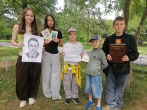 Read more about the article Книжная поляна. Беседа-обзор о башкирском писателе юбиляре Абдуллине Азате Хаматовиче